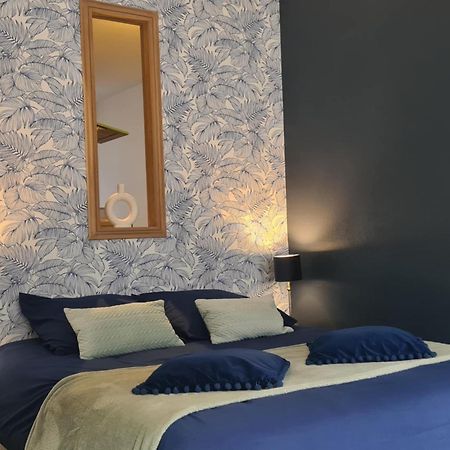 Studio 4 Personnes Aux Pieds Du Chateau De Blois Avec Experience De Dormir Sous Les Aurores Boreales 外观 照片